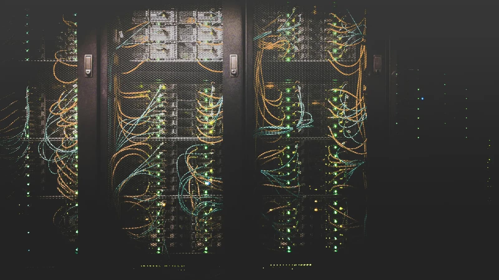 NGINX reverse proxy routing between Docker containers